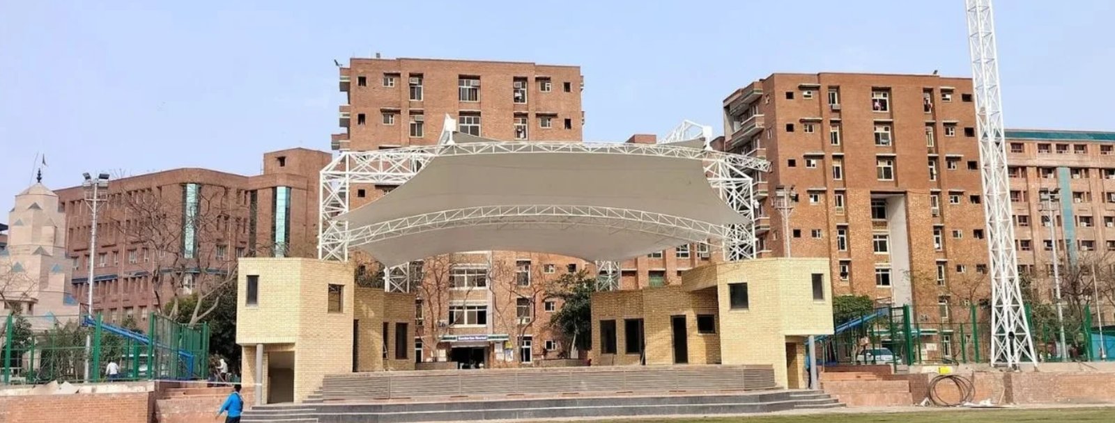 Covering Tensile Structure